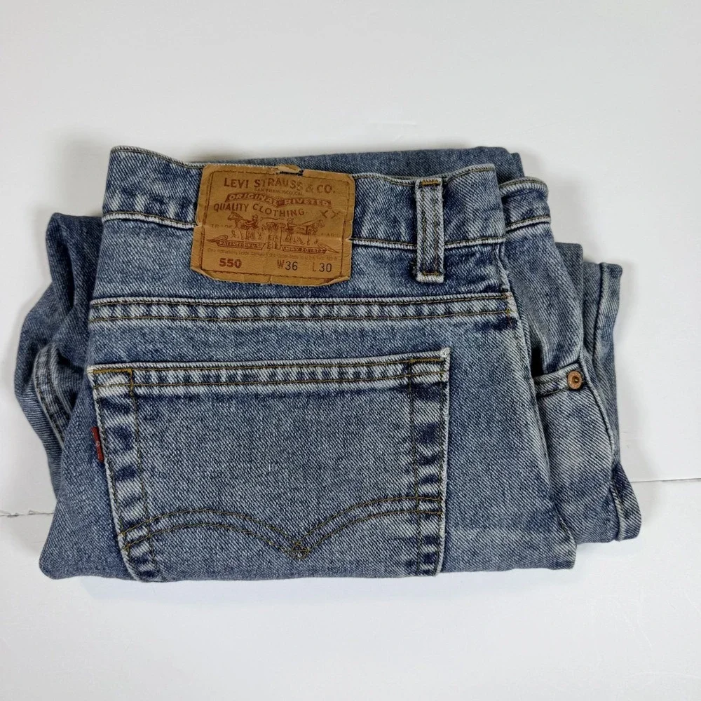 Vintage Levi's 550 Tapered Leg Jeans Mens 36x30 Blue Denim Cotton Relaxed Fit
